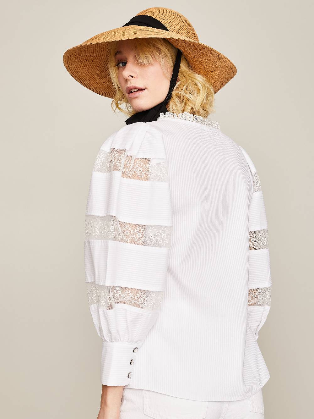 Limberry Weiße Bluse mit Spitzeneinsätzen - LOU Wochenangebot