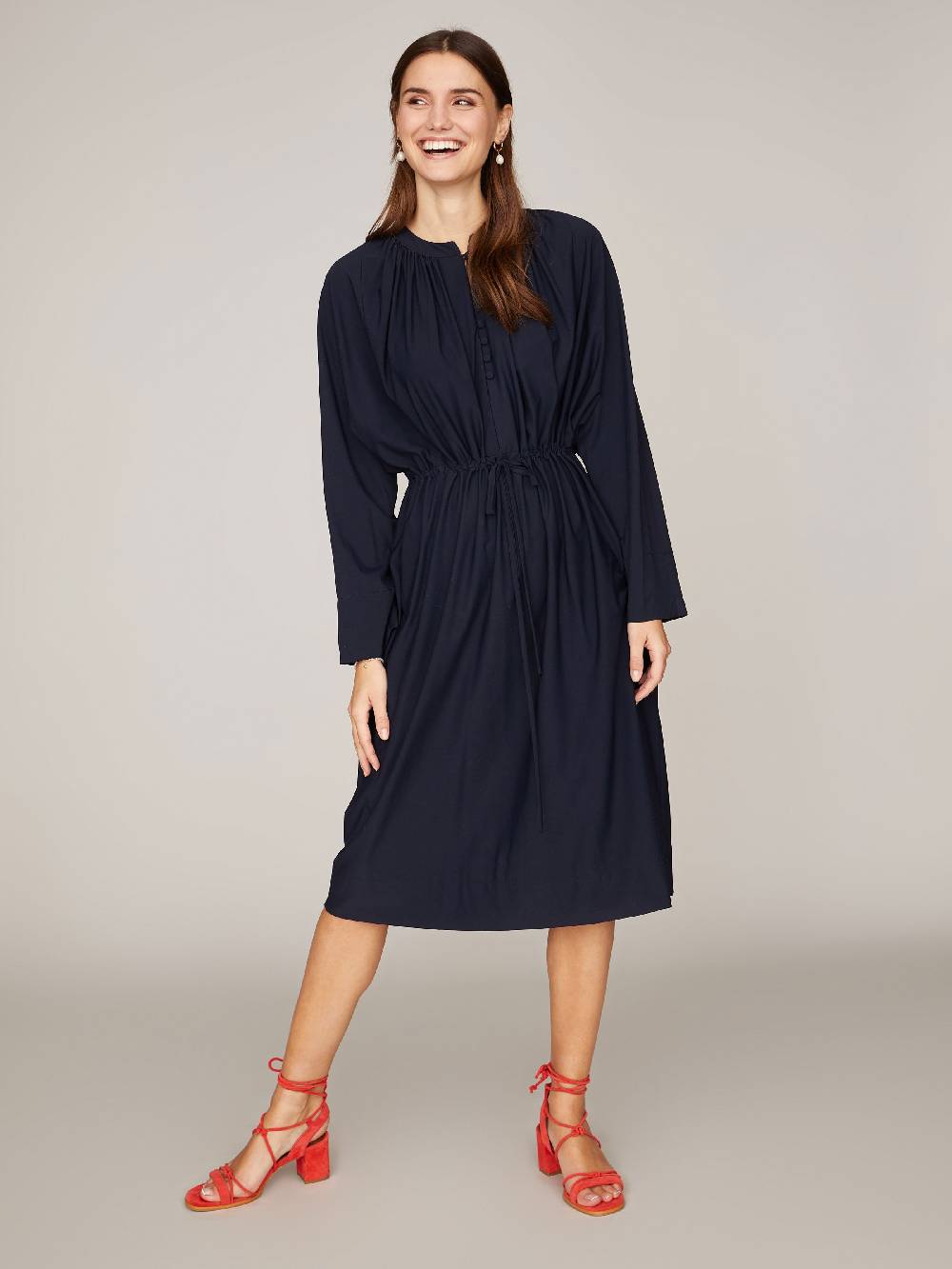 Limberry Dunkelblaues Oversize-Kleid mit Knopfleiste - LIV SCHWARZBLAU Bis zu 50% Rabatt