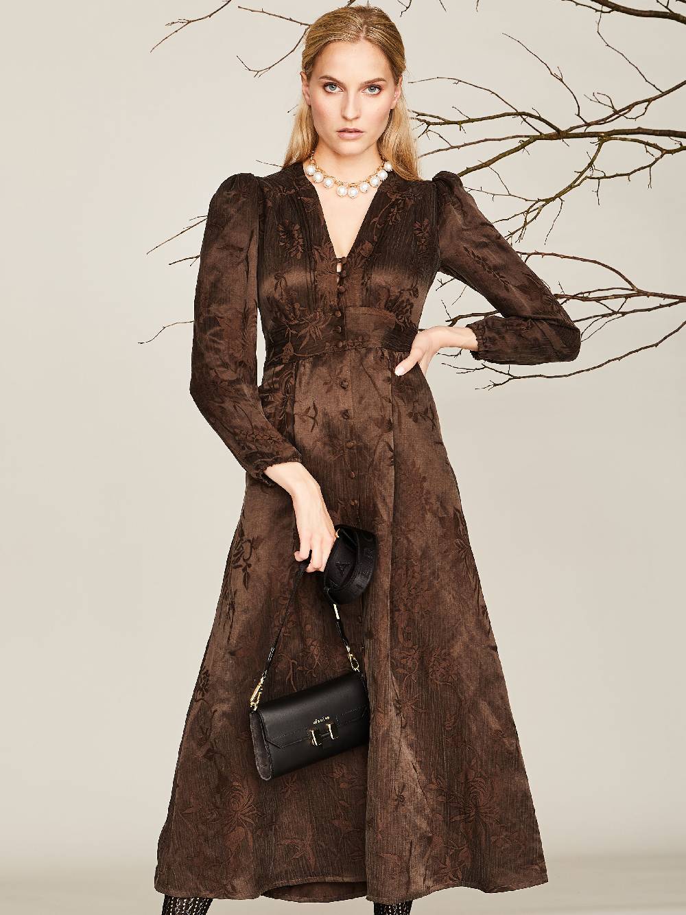 Limberry Braunes Kleid mit floralem Muster - ZOE Bis zu 60% Rabatt
