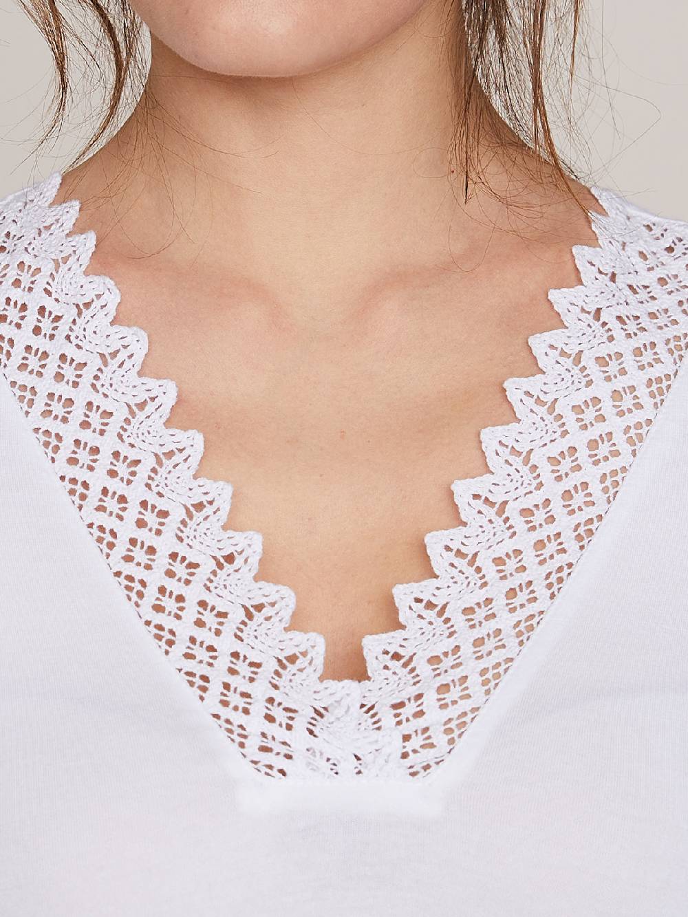 Limberry Trachtenbody mit V-Ausschnitt - LUCIA 50% Rabatt mit kostenlosem Versand