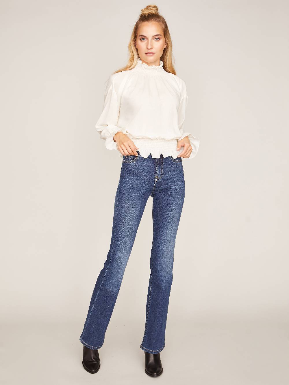 Limberry Stahlblaue Highwaist-Jeans im Flair-Schnitt - LESLIE Schlussverkauf