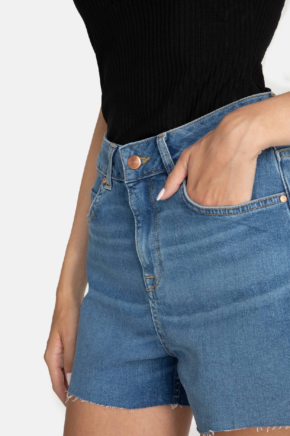 Lovjoi Jeansshorts FRITTILARY Vierteljährliche Förderung