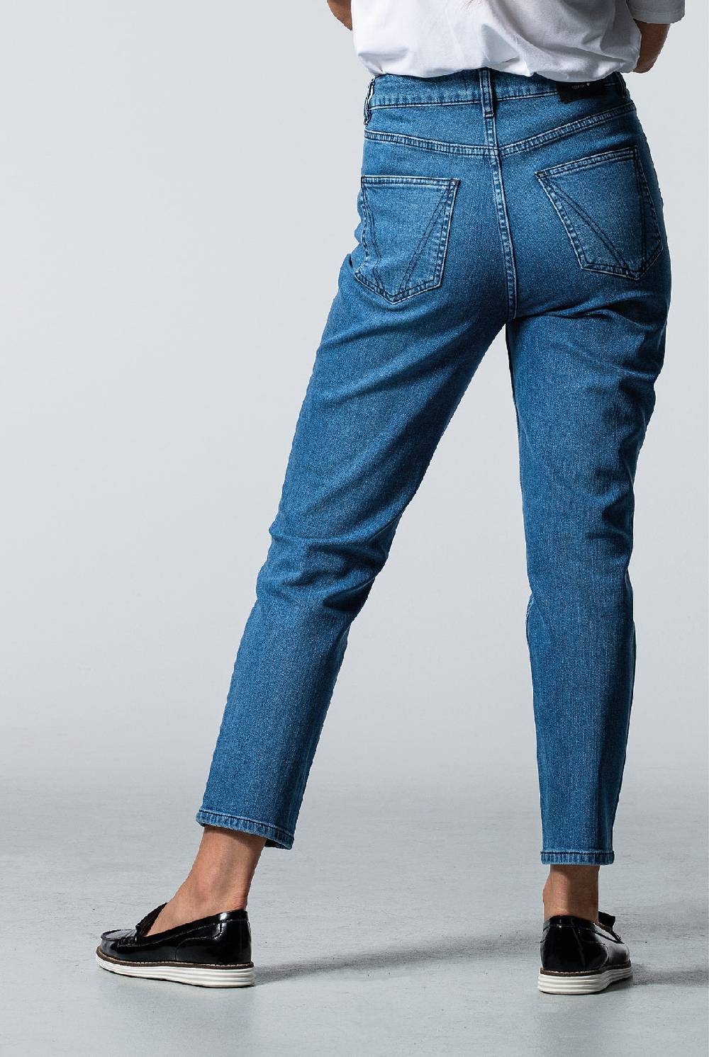 Lovjoi Mom Jeans CARPINE Blue Denim Kostenlose Rückgabe