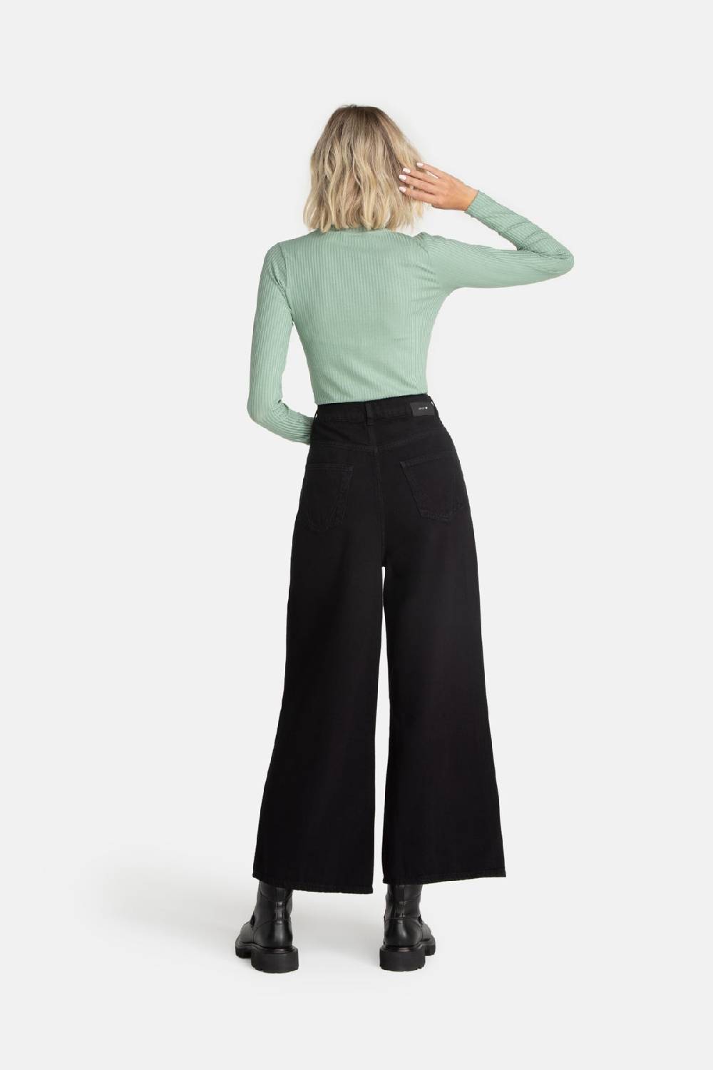 Lovjoi Wide Cropped Jeans BARLERIA Black Overdyed Begrenzte Freigabe