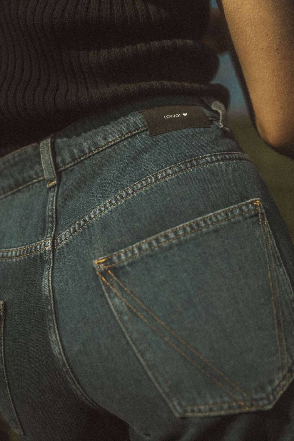 Lovjoi Straight Jeans MEDLAR Middark JETZT KAUFEN