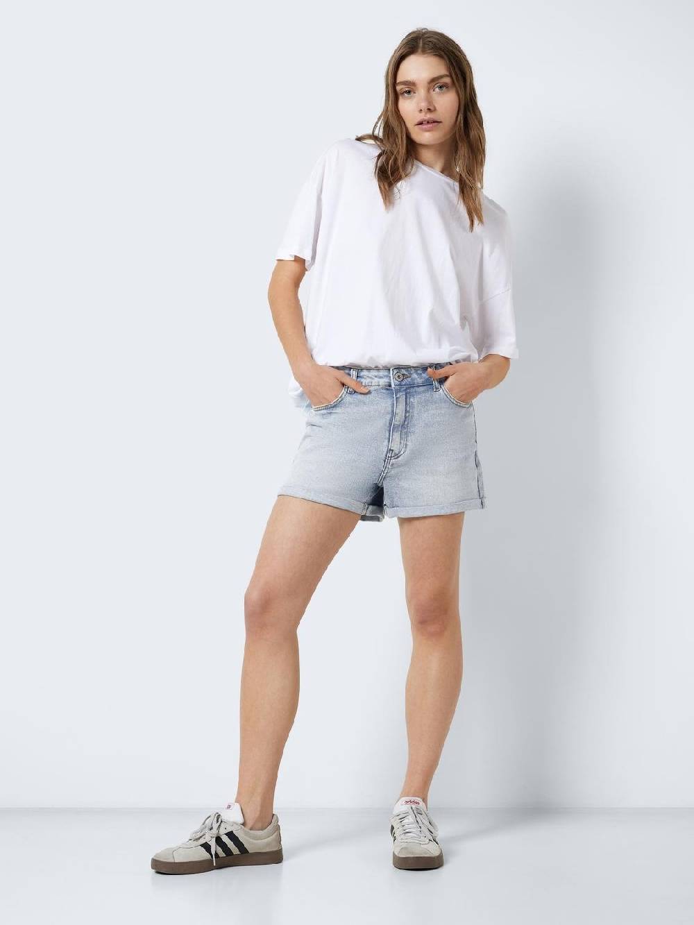 NOISY MAY NMMONI HW SHORTS AZ360 BL NOOS LIGHT BLUE DENIM Angebote