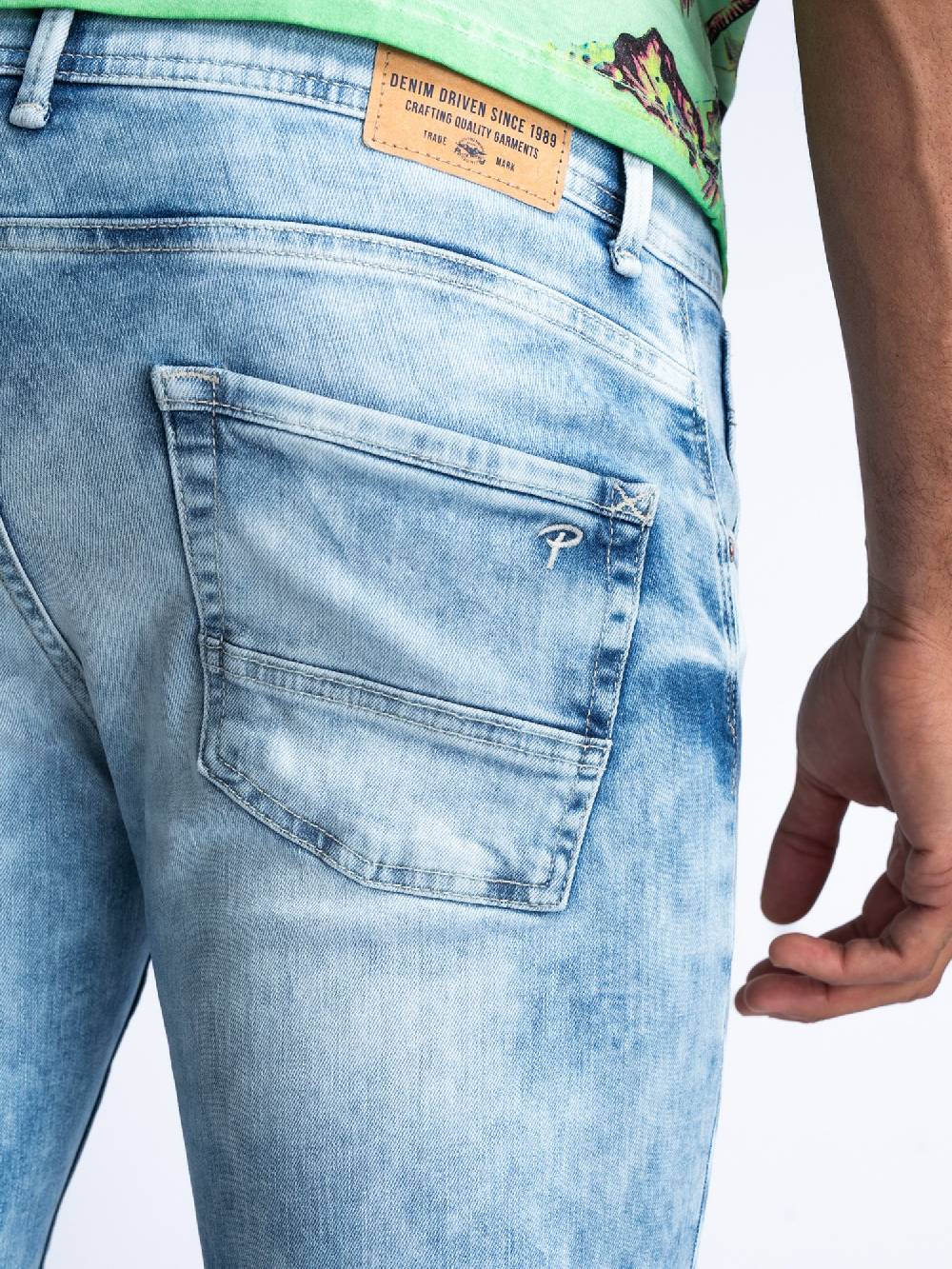 Petrol BLIZZARD DENIM SHORT RELAXED FIT M-1040-SHO003 (light indigo 5713) Sonderangebote