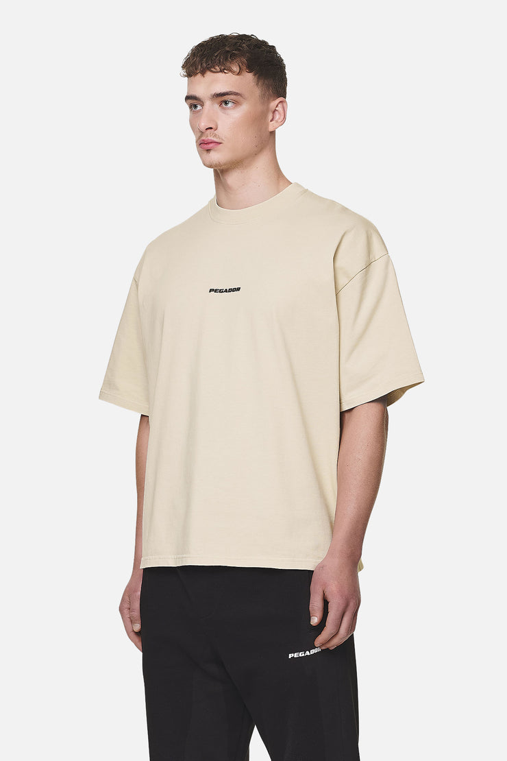 Pegador Logo Boxy Tee Washed Desert Sand Black Gum 50% Rabatt mit kostenlosem Versand