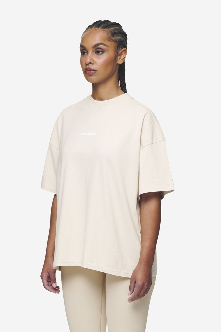 Pegador Arendal Logo Heavy Oversized Tee Washed Coast Sand White Tiefpreis