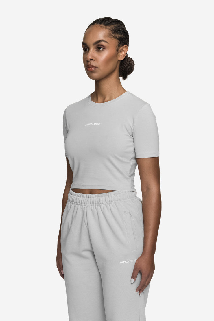 Pegador Ines Cropped Baby Tee Washed Sky Grey White Gum Schlussverkauf