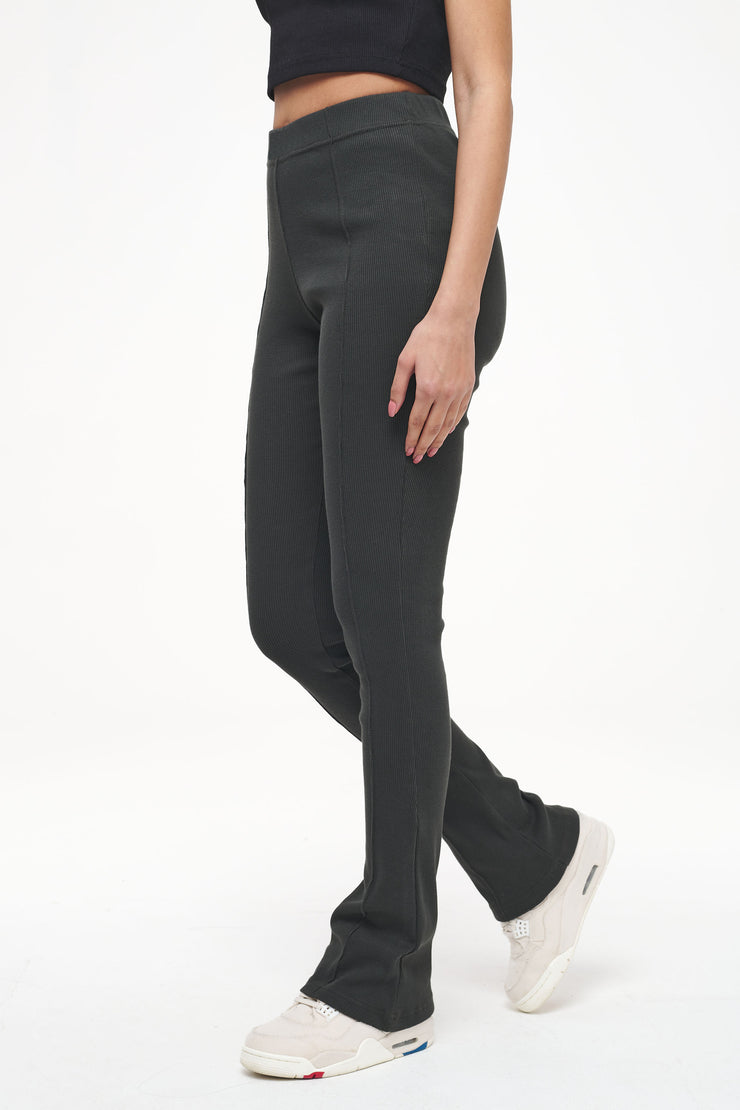 Pegador Elida Rib Hip Strap Flared Leggings Vintage Washed Iron Grey im Angebot