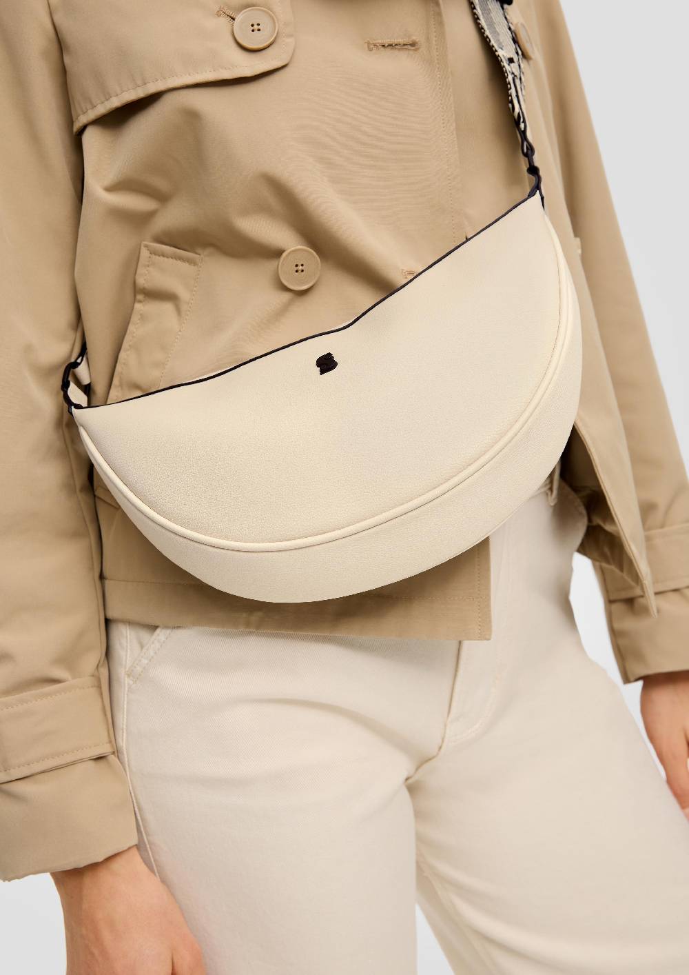s.Oliver Crossbody-Bag mit Logo-Tragegurt Clearance-Verkauf