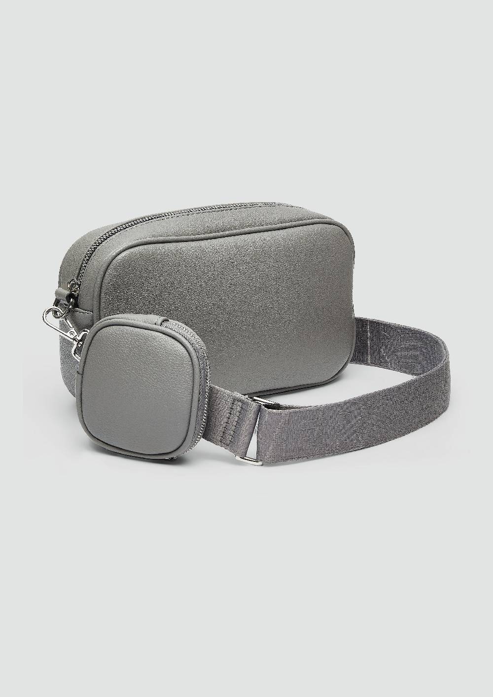 s.Oliver Camera-Bag aus Lederimitat Begrenzt auf 3 Tage