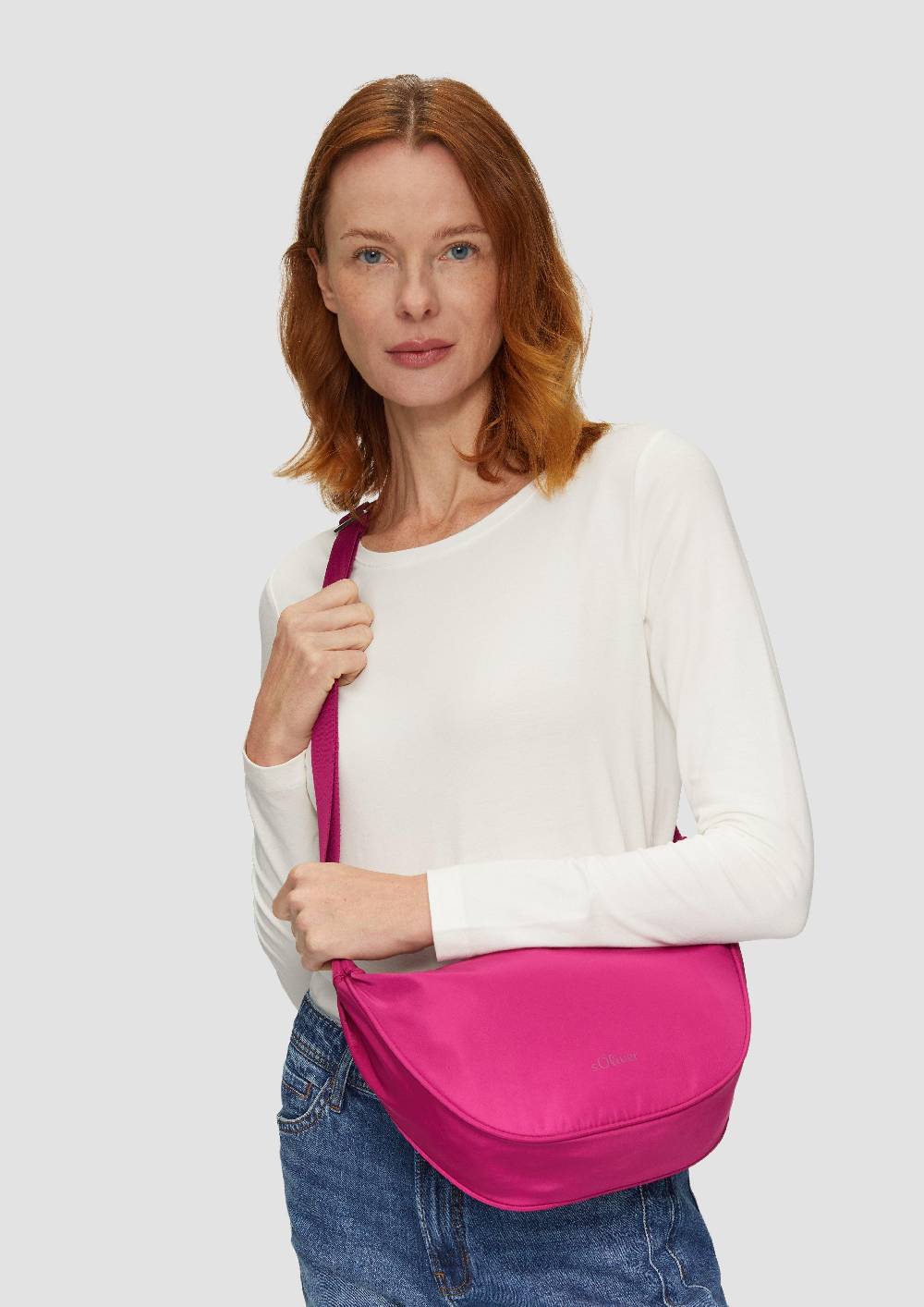s.Oliver Schultertasche aus Twill Rabatte dieses Monats