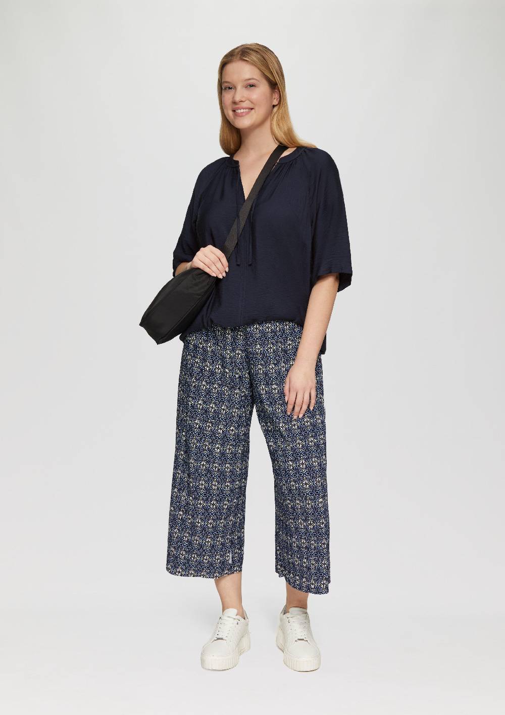 s.Oliver Bluse aus strukturierter Viskose im Angebot