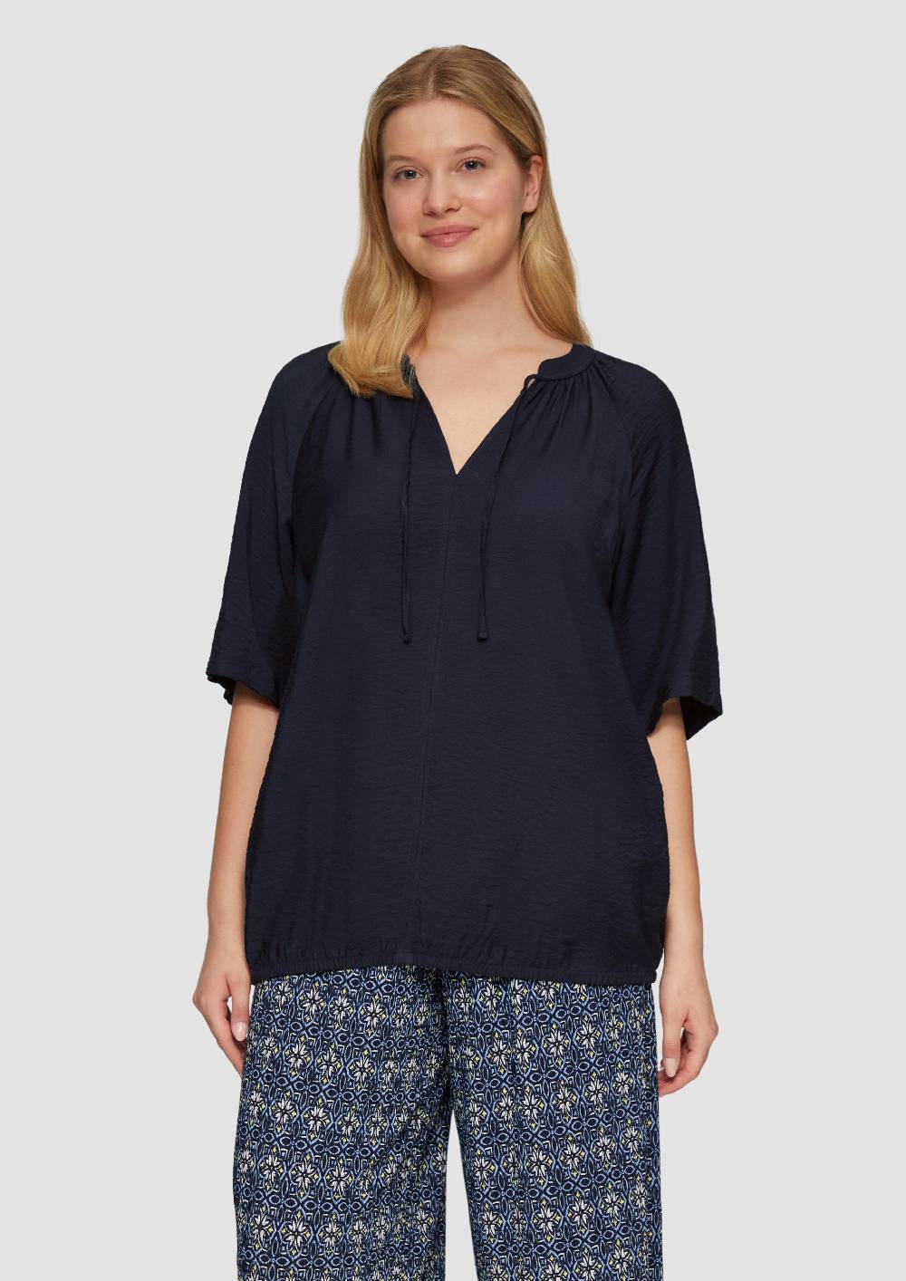 s.Oliver Bluse aus strukturierter Viskose im Angebot