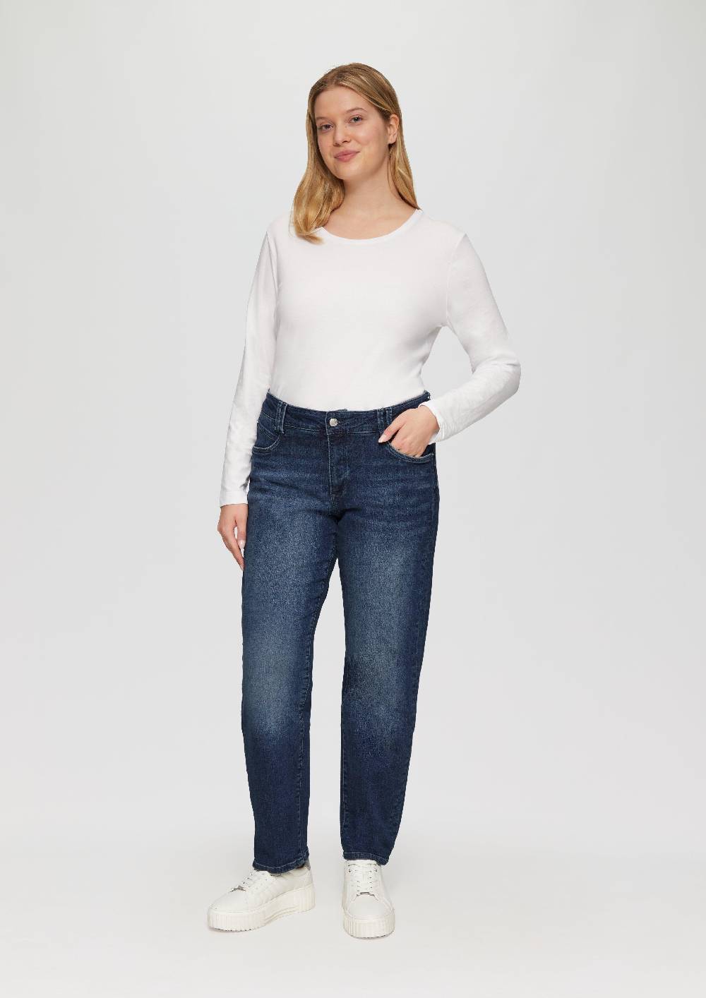 s.Oliver Jeans / Curvy Fit / Mid Rise / Semi Wide Leg Begrenztes Angebot