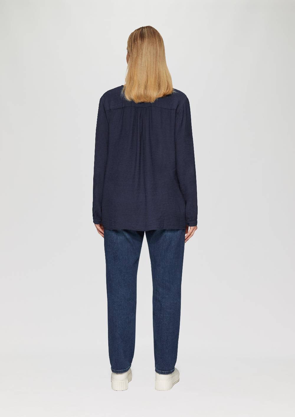 s.Oliver Strukturierte Bluse aus Viskosemix mit Smok Detail Exklusive Angebote
