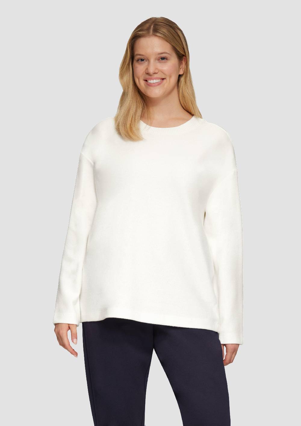s.Oliver Weiches Sweatshirt mit überschnittenen Schultern Neuheiten