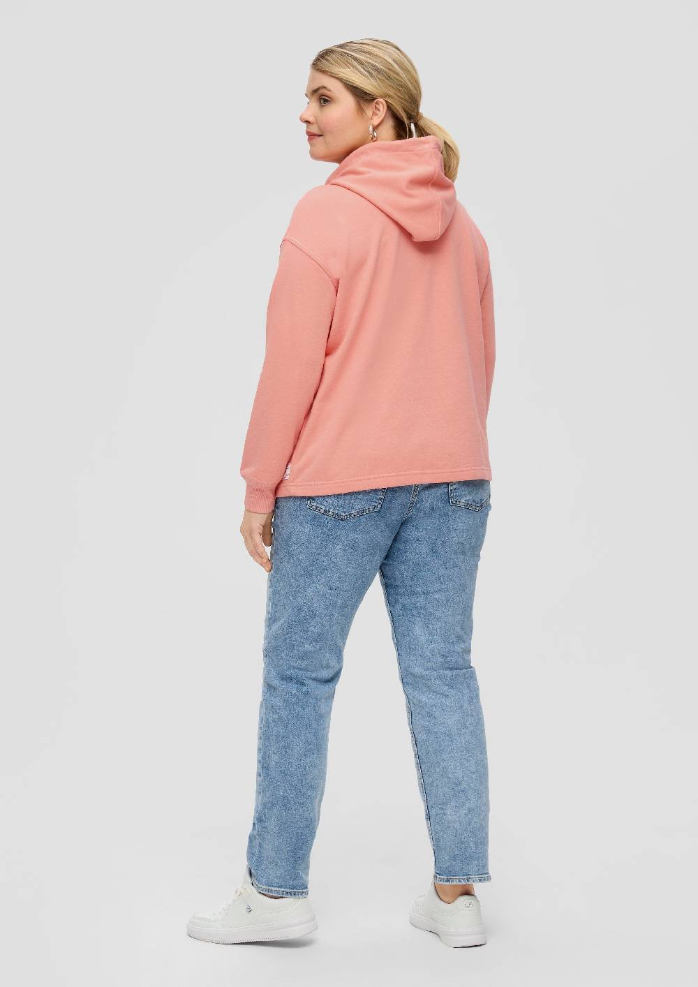 s.Oliver Kapuzensweatshirt mit überschnittener Schulter Letzte 3 Tage