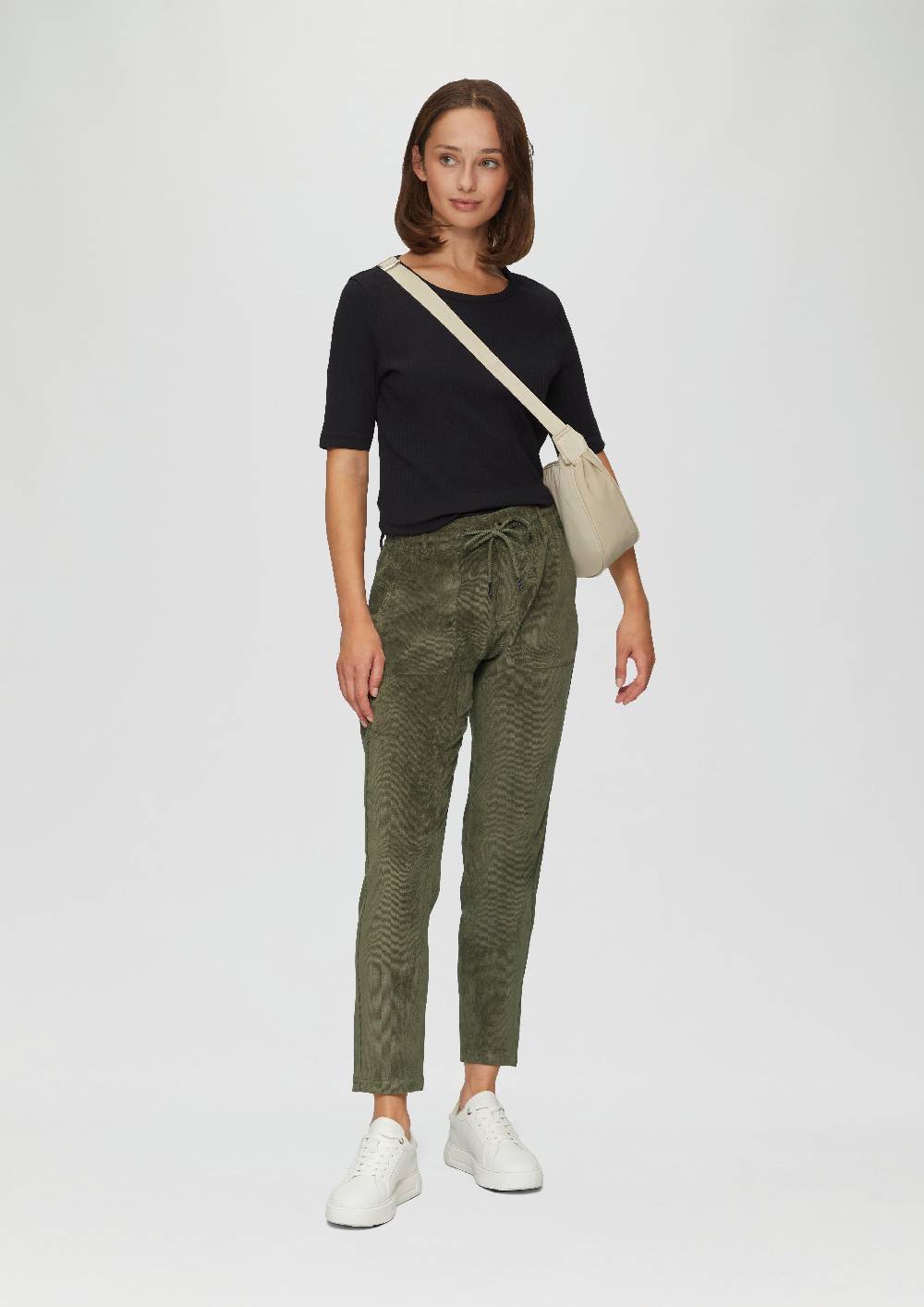 s.Oliver Fließende Jogpants aus Feincord im Angebot