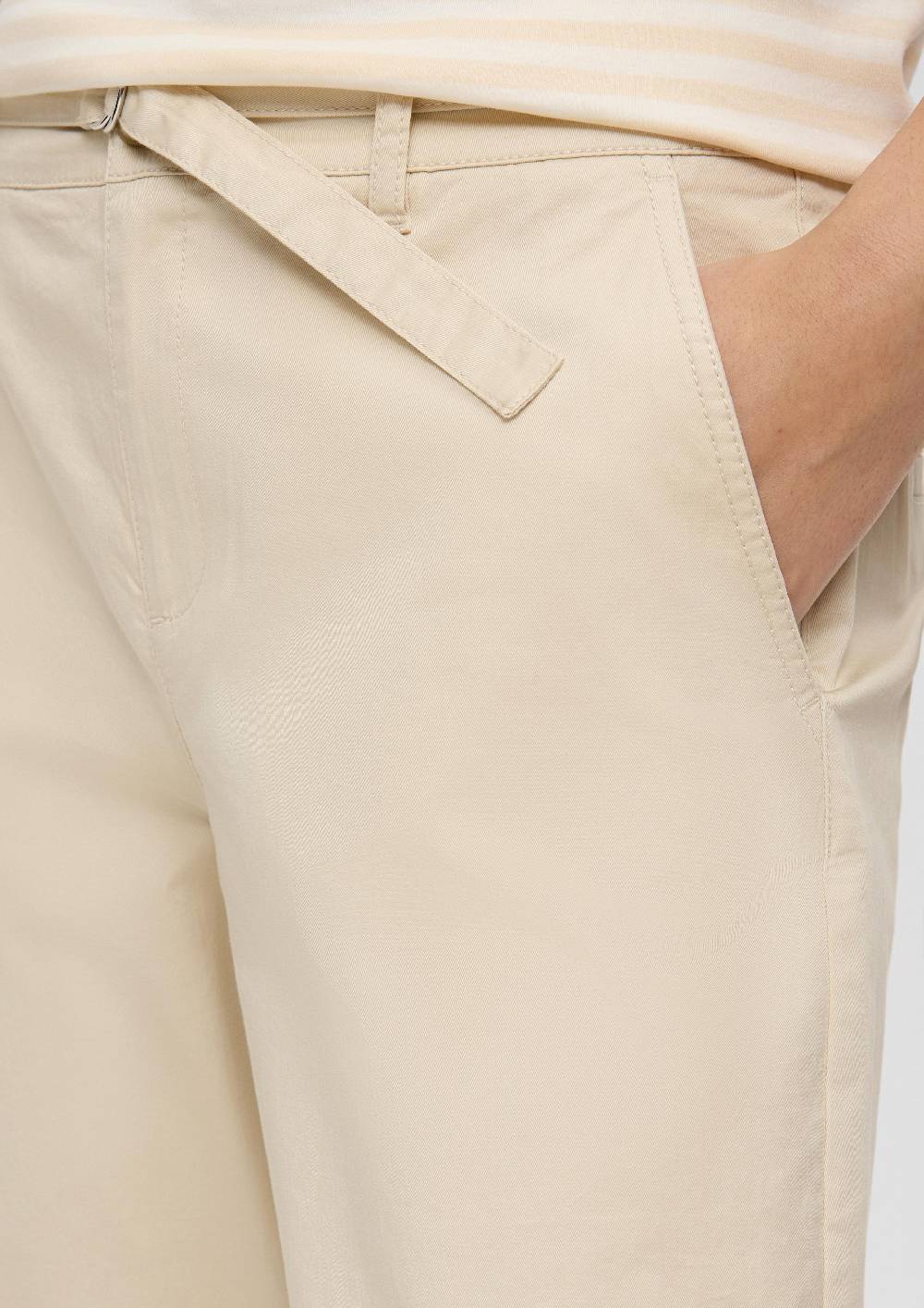 s.Oliver Chino mit Gürtel aus Baumwollstretch Fabrikverkauf