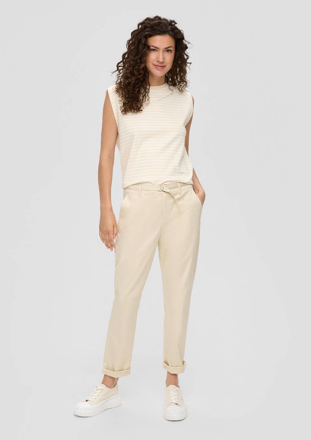 s.Oliver Chino mit Gürtel aus Baumwollstretch Fabrikverkauf