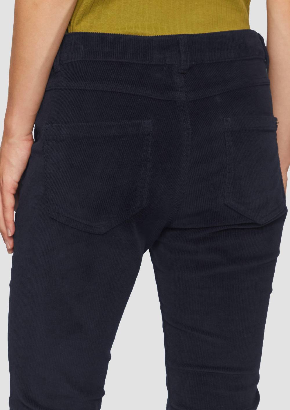 s.Oliver Schmal geschnittene Cordhose Letzte 2 Tage