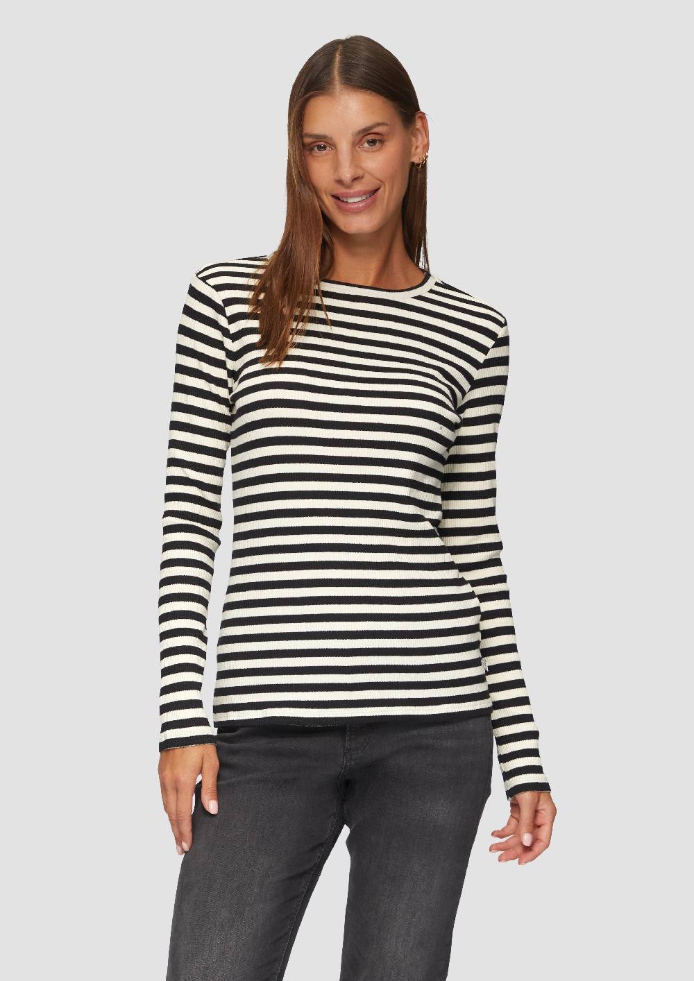 s.Oliver Geripptes Longsleeve im Slim Fit Vierteljährliche Förderung