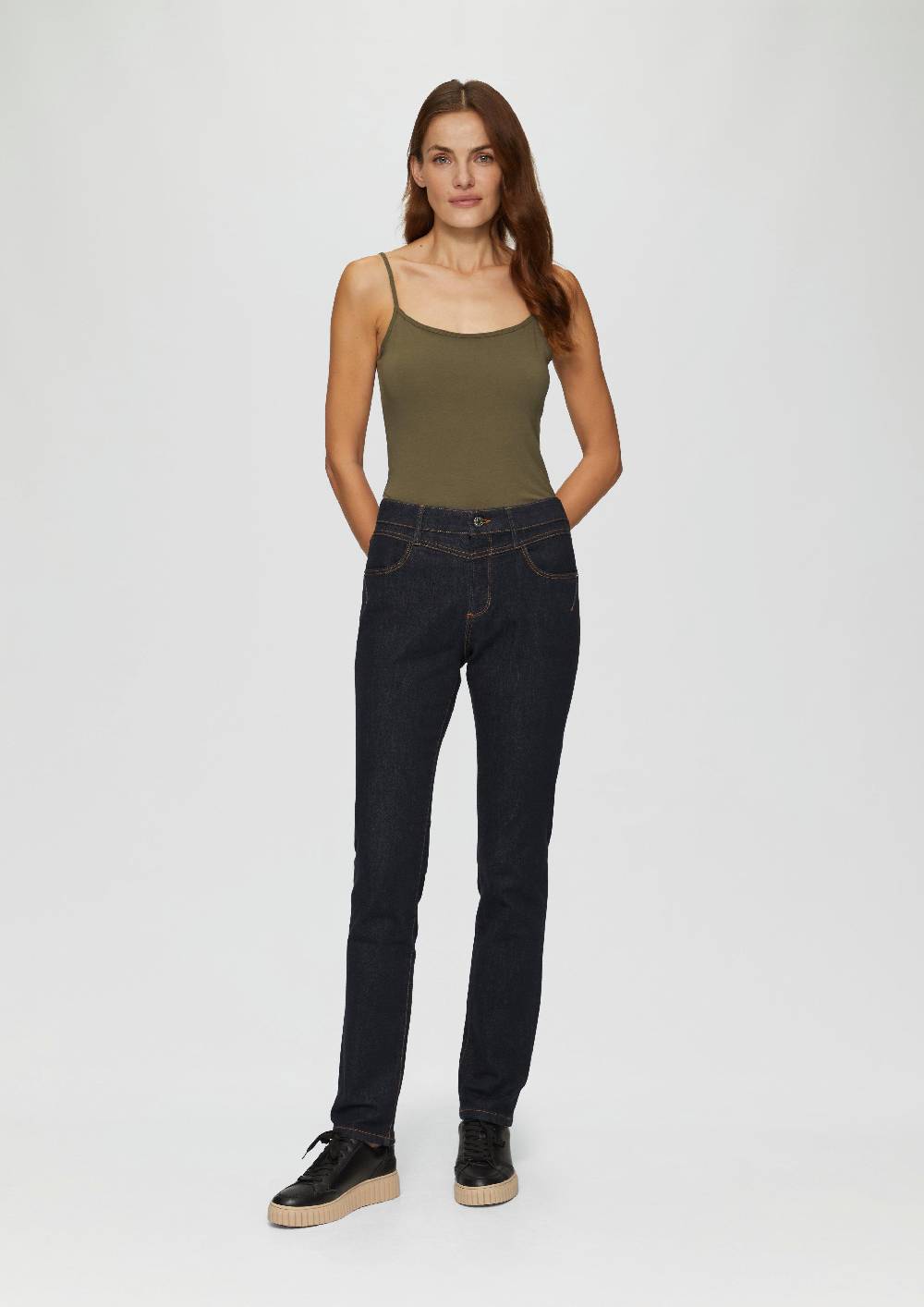s.Oliver Jeans Betsy / Slim Fit / Mid Rise / Slim Leg / Rinsed Washed Begrenzt auf 3 Tage