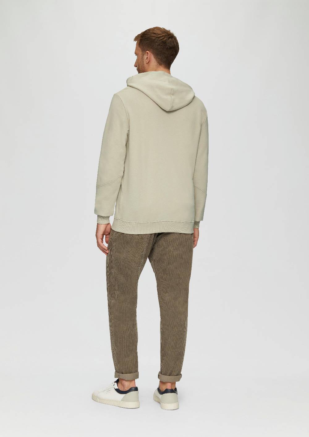 s.Oliver Hoodie mit Stickerei und Kängurutasche Bis zu 50% Rabatt