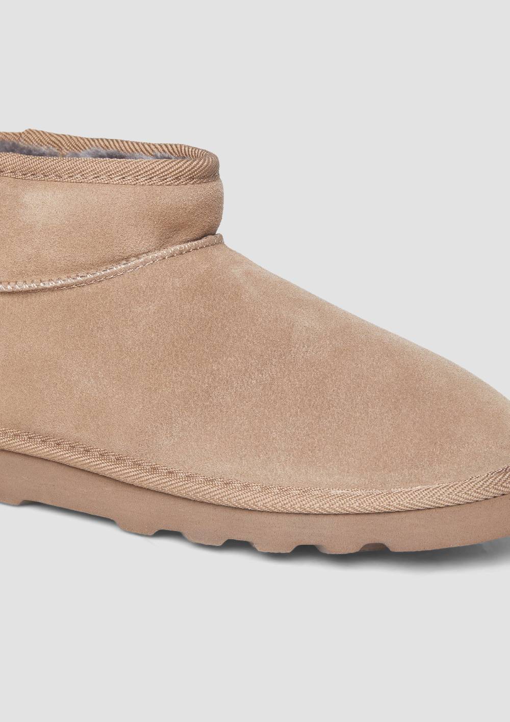 s.Oliver Flache Stiefel aus Leder Exklusivangebot