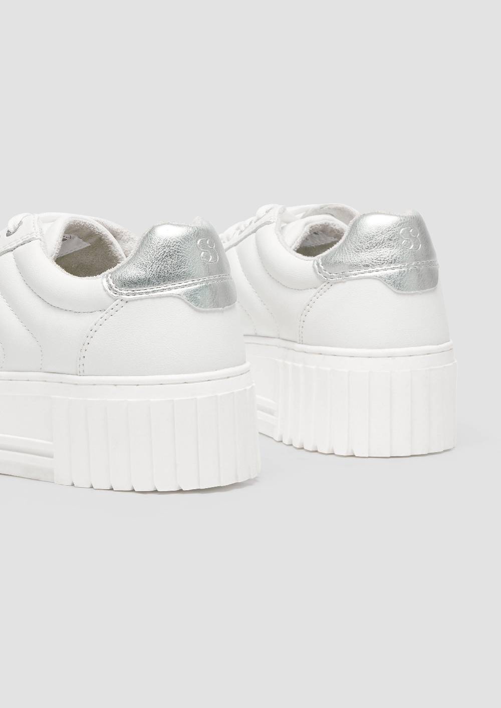 s.Oliver Plateausneaker mit Kontrastsohle Vatertagsangebot