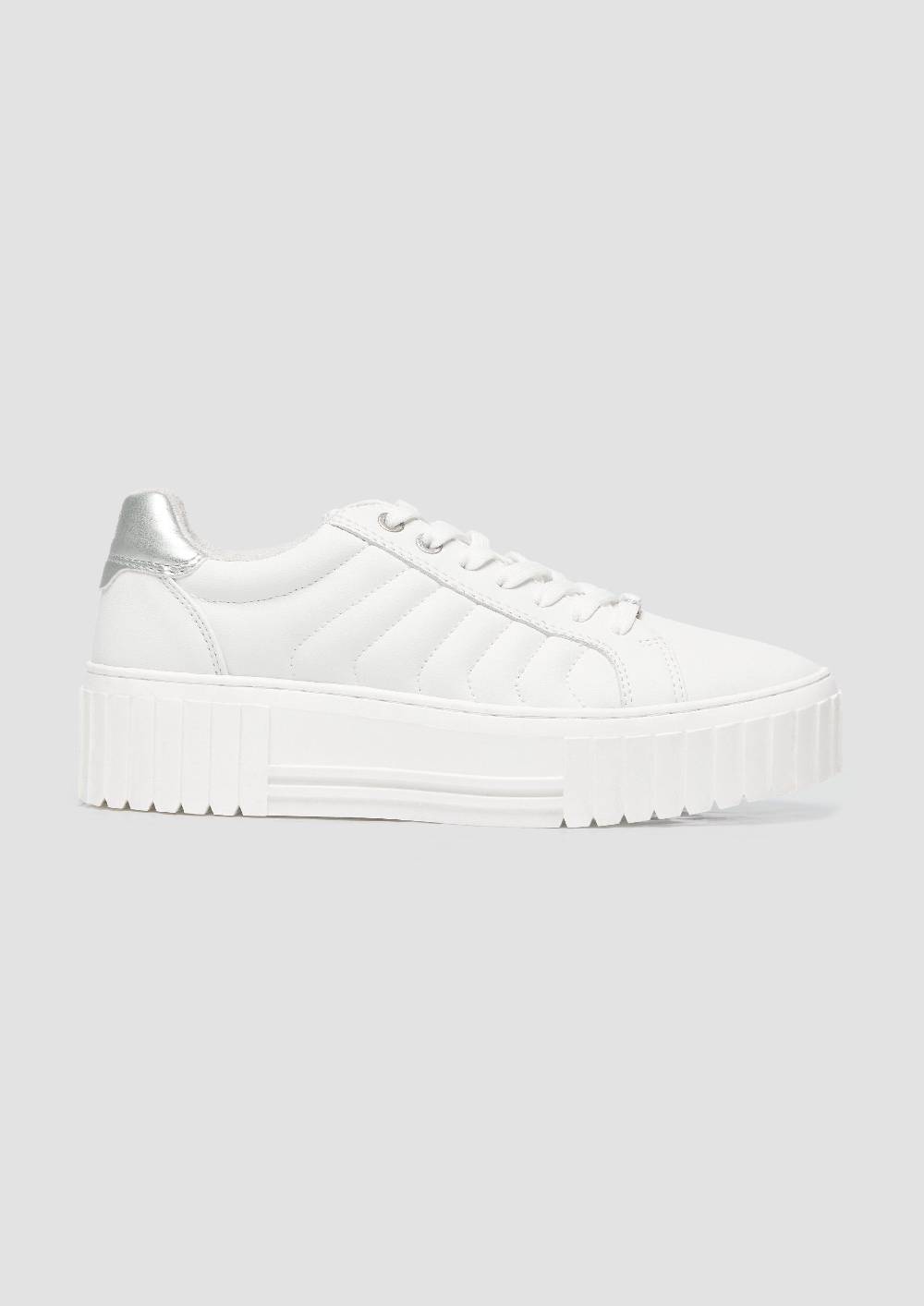 s.Oliver Plateausneaker mit Kontrastsohle Vatertagsangebot