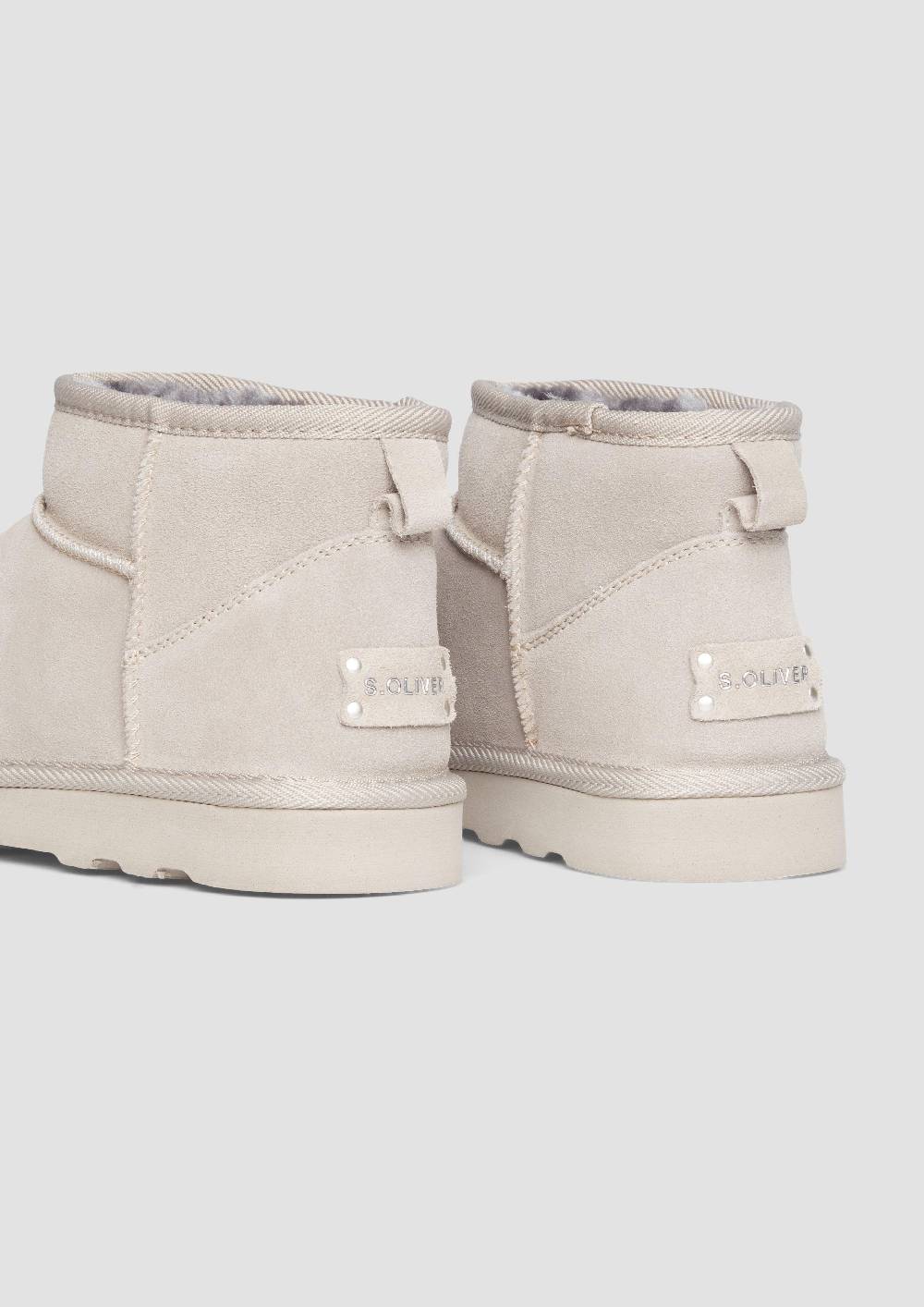 s.Oliver Flache Stiefel aus Leder Bis zu 50% Rabatt