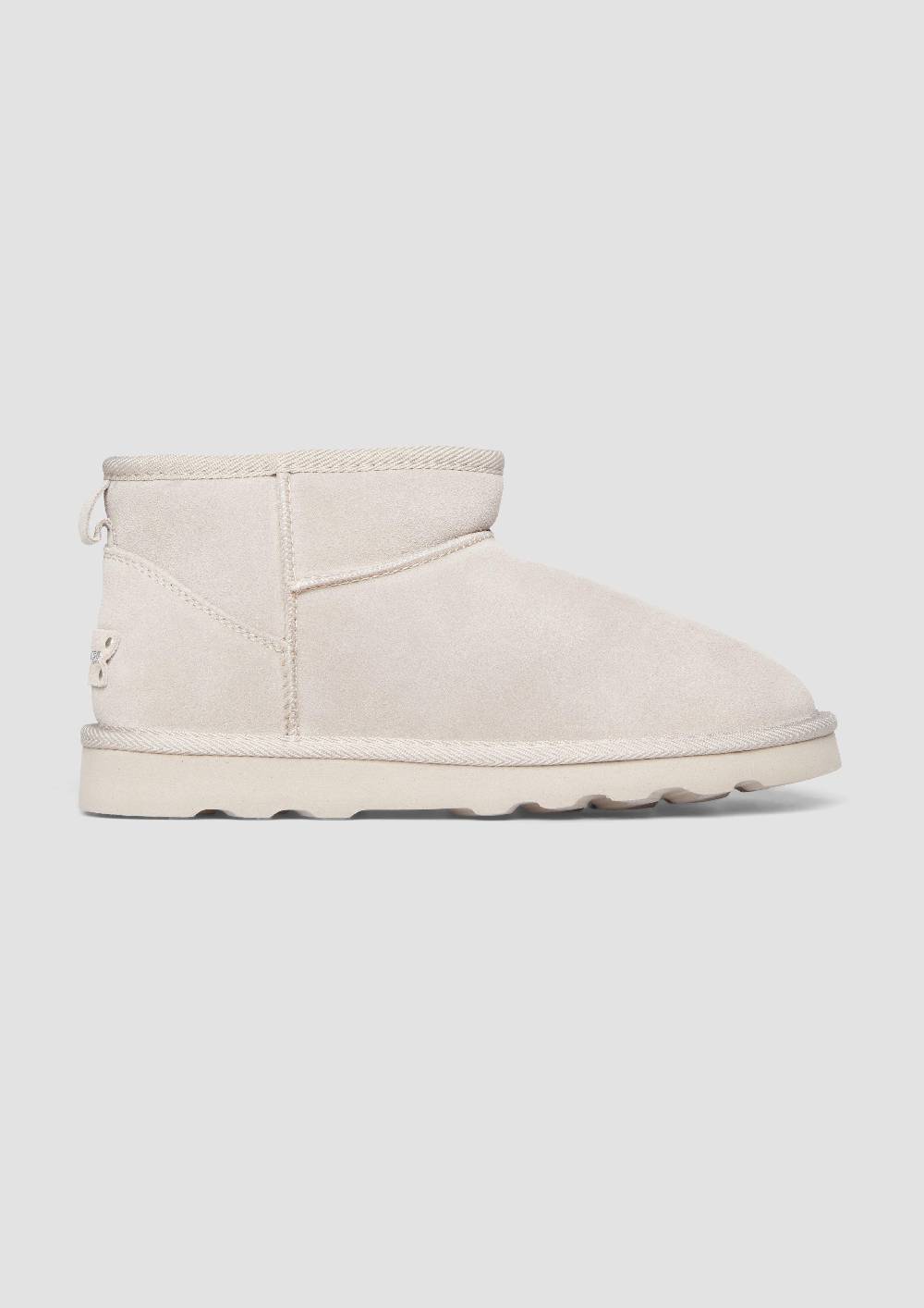 s.Oliver Flache Stiefel aus Leder Bis zu 50% Rabatt