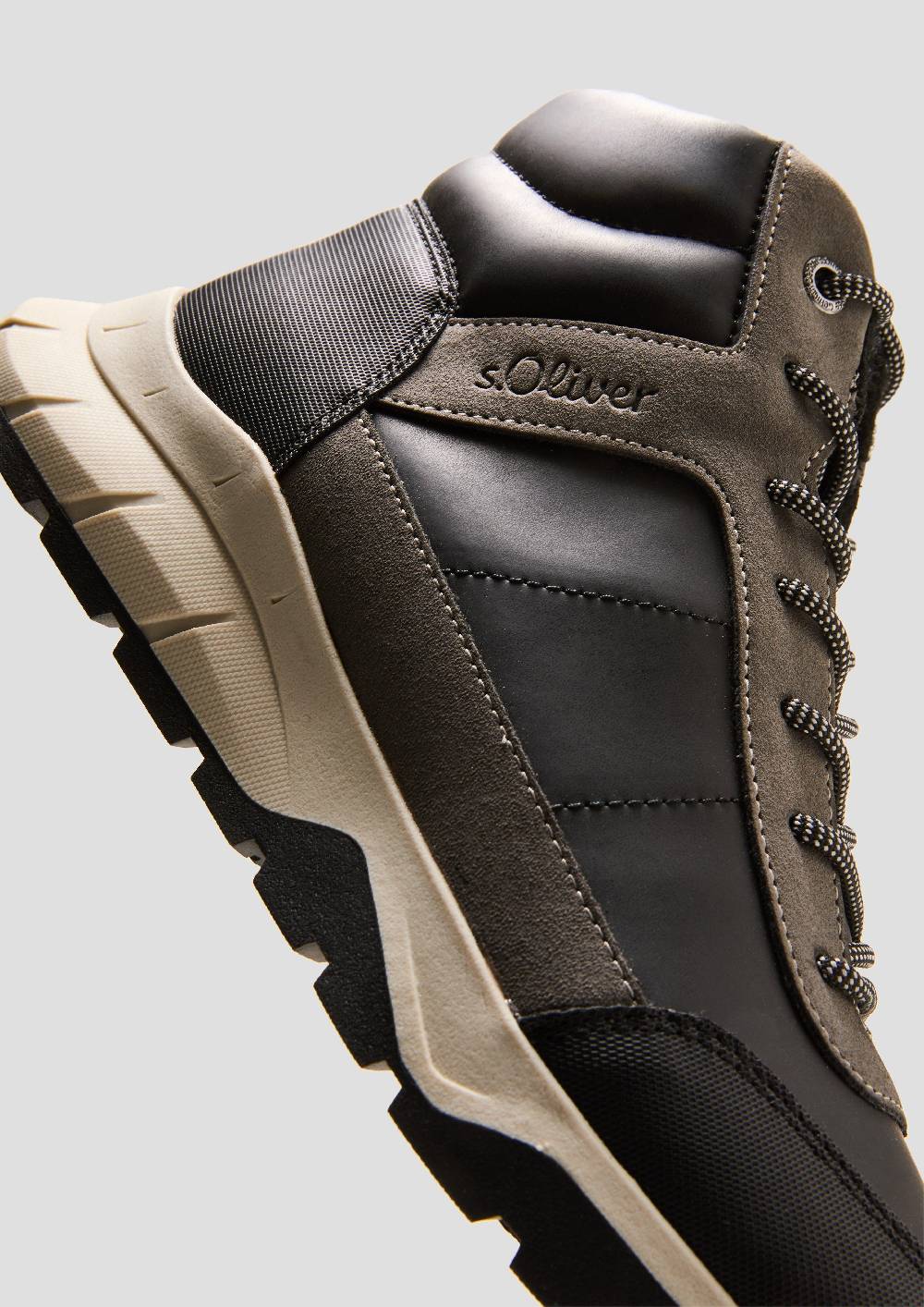 s.Oliver Stiefel in Sneaker-Optik Begrenztes Angebot