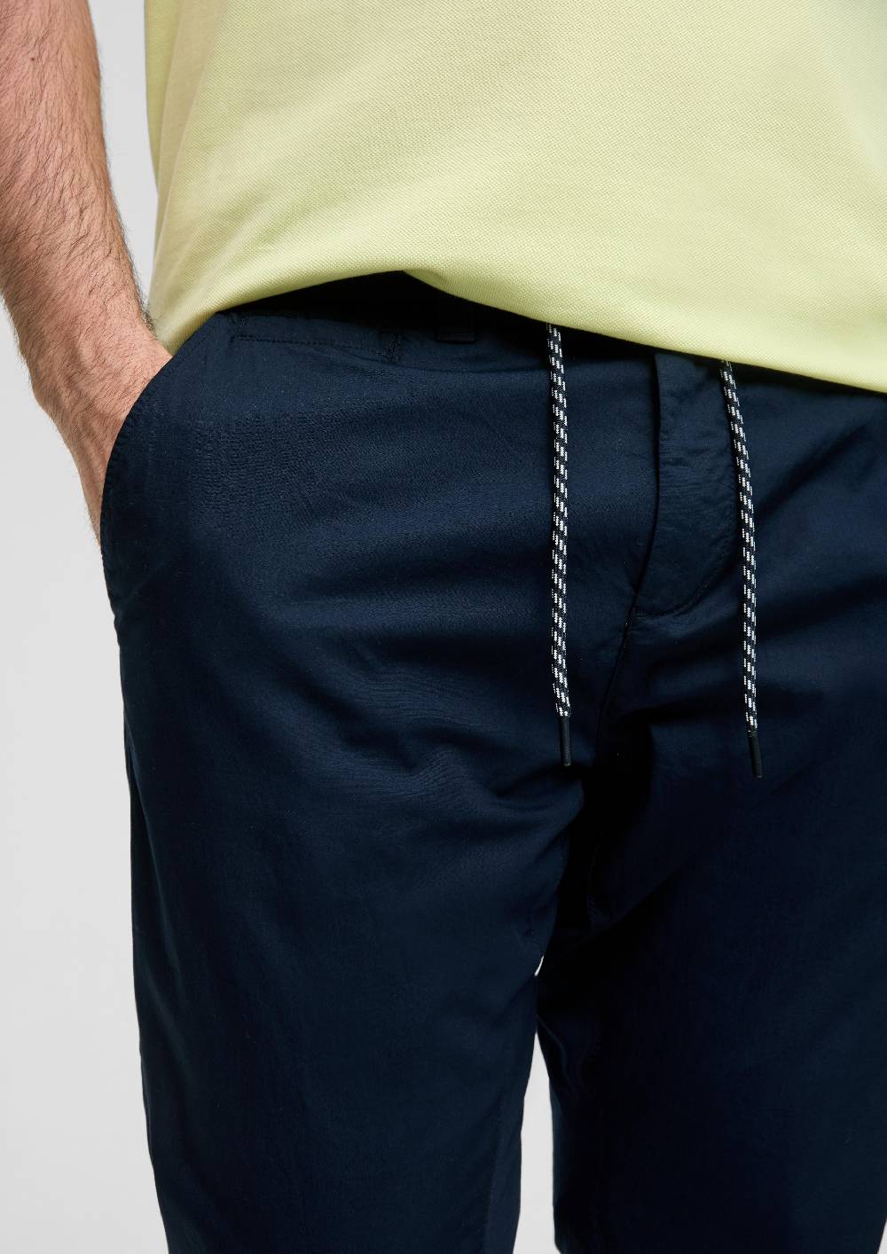 s.Oliver Baumwoll-Hose mit elastischem Bund und Print-Detail Letzte 3 Tage