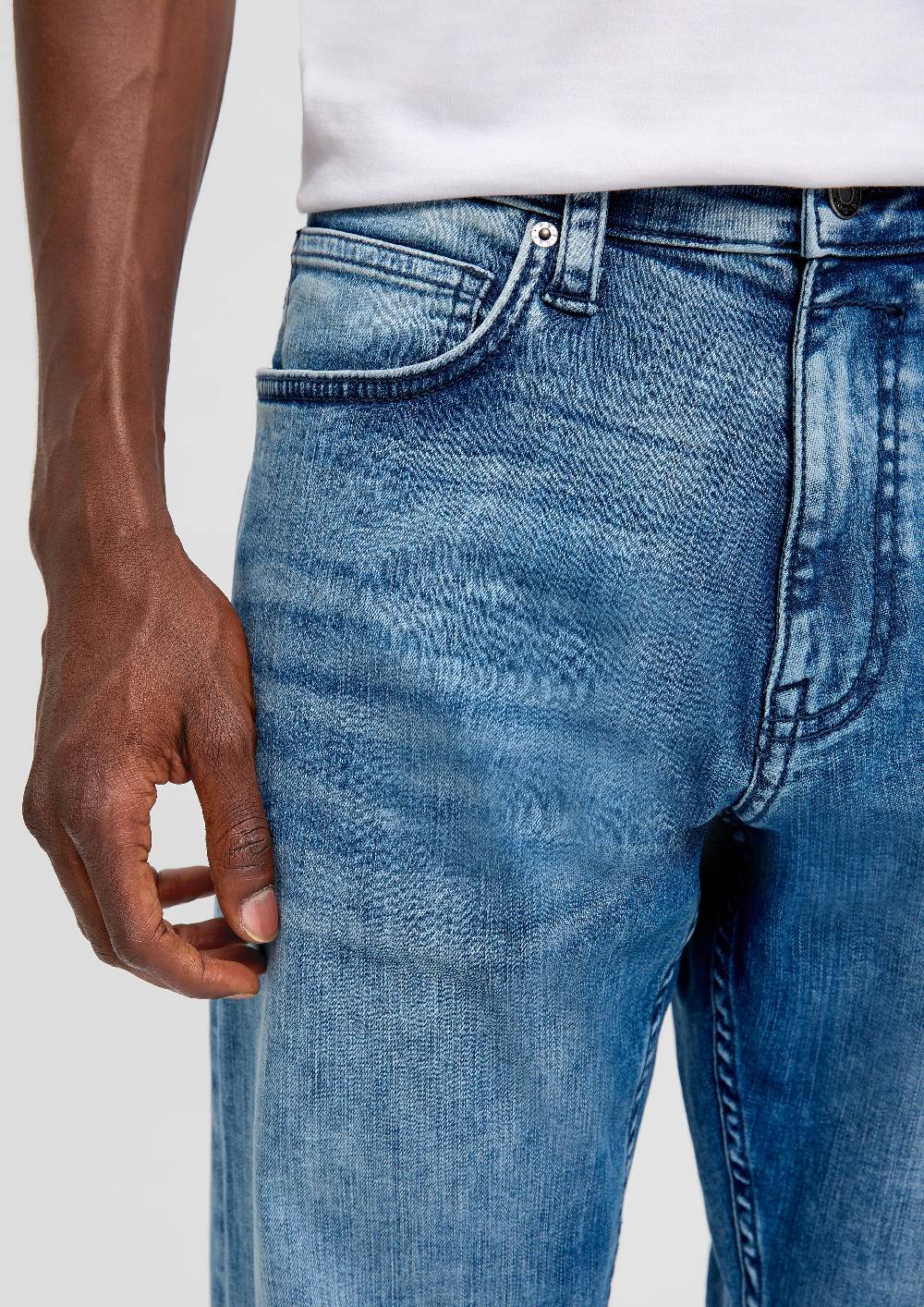 s.Oliver Jeans Mauro / Regular Fit / High Rise / Tapered Leg Riesige Rabatte