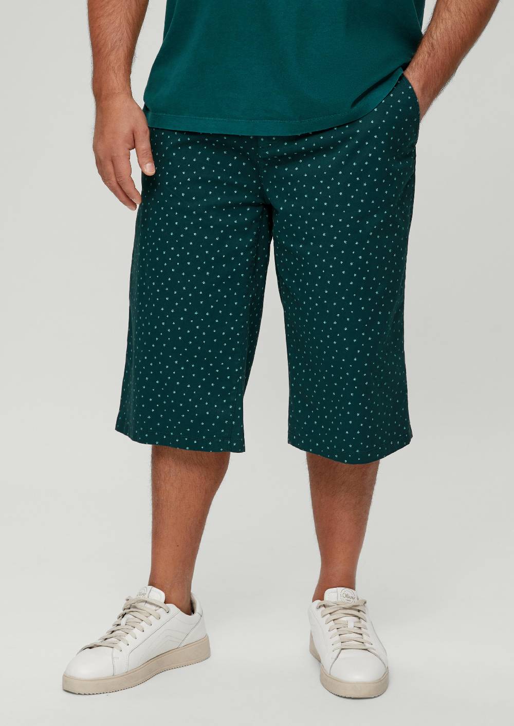 s.Oliver Slim: Bermuda mit Allover-Print Top Angebot