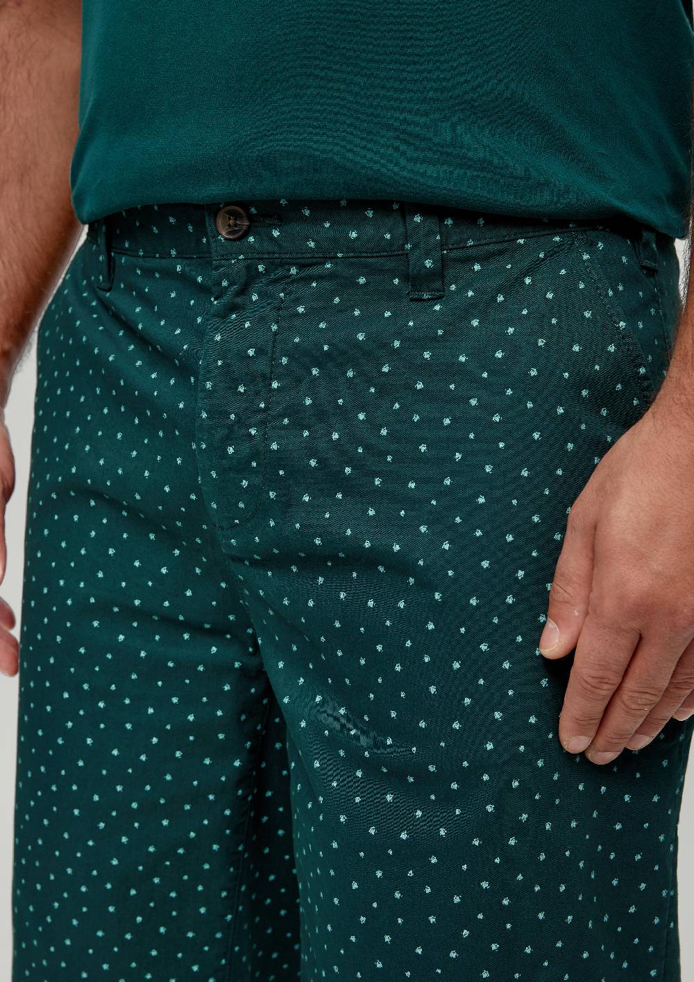 s.Oliver Slim: Bermuda mit Allover-Print Top Angebot