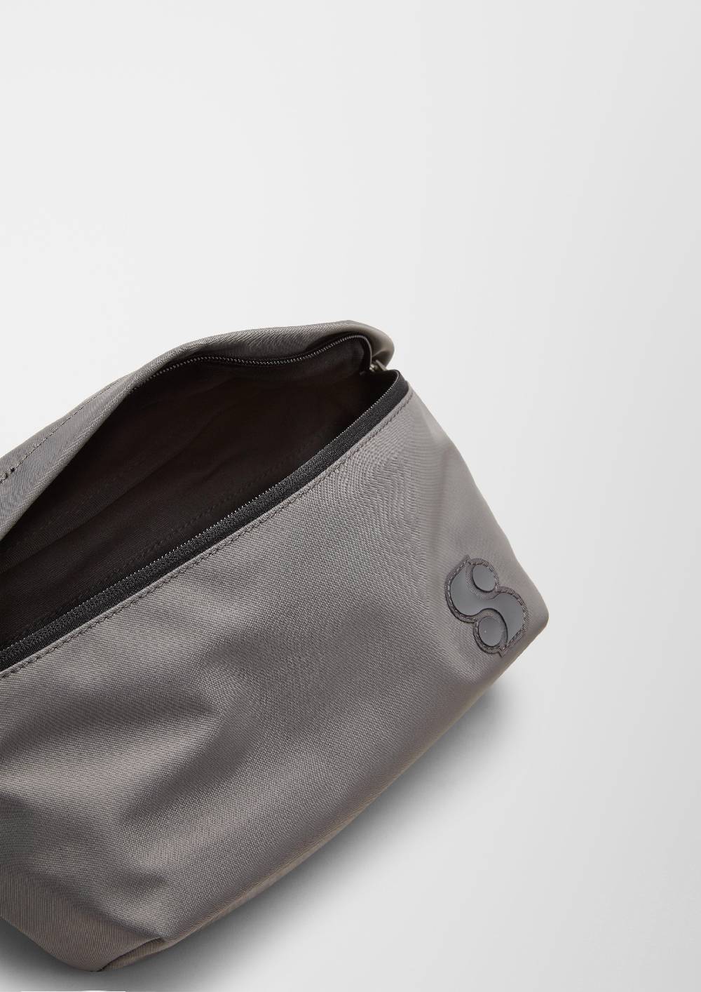 s.Oliver Belt Bag mit Logodetail Bis zu 60% Rabatt
