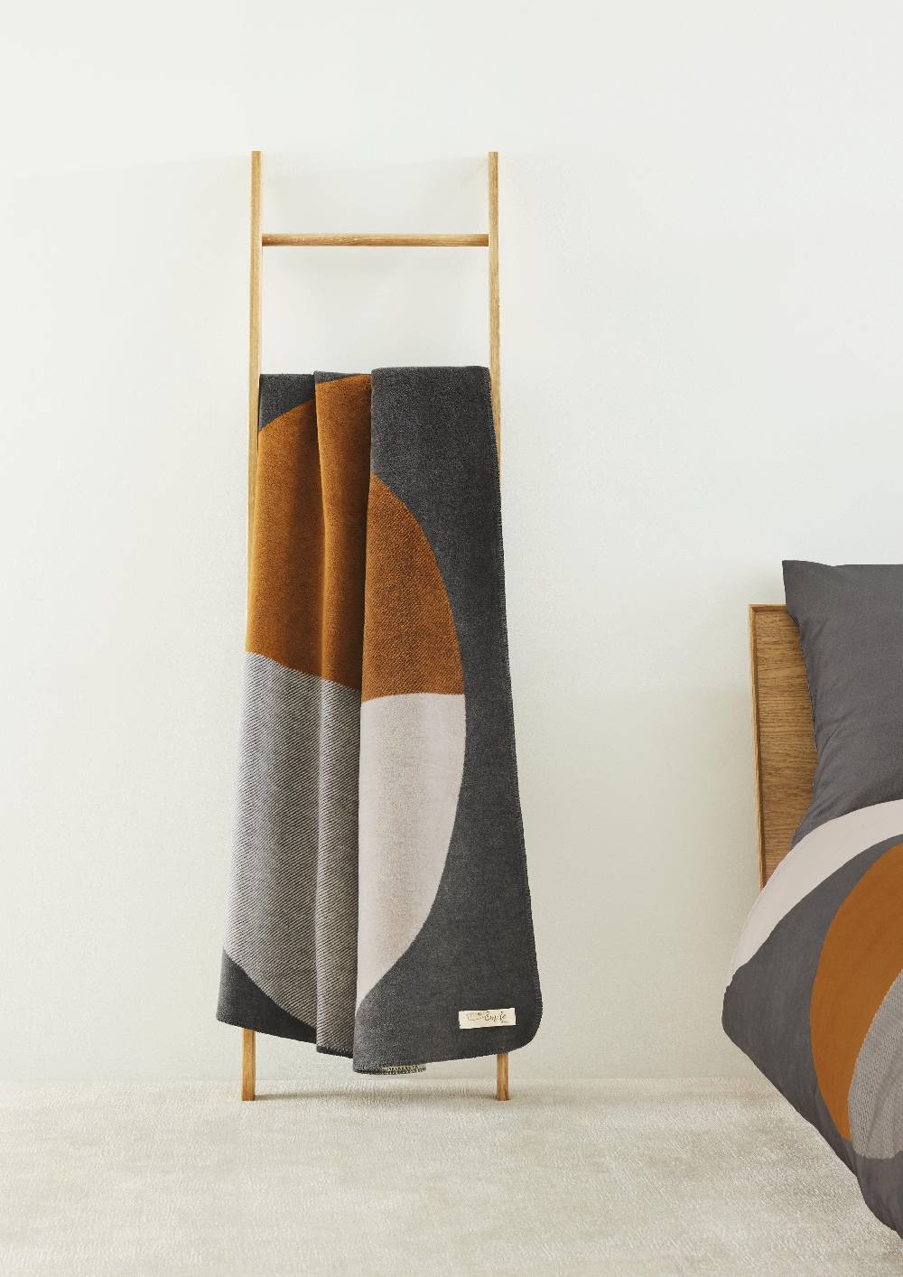 s.Oliver Jacquard-Decke mit Kreis-Motiv Zeitlich begrenztes Angebot