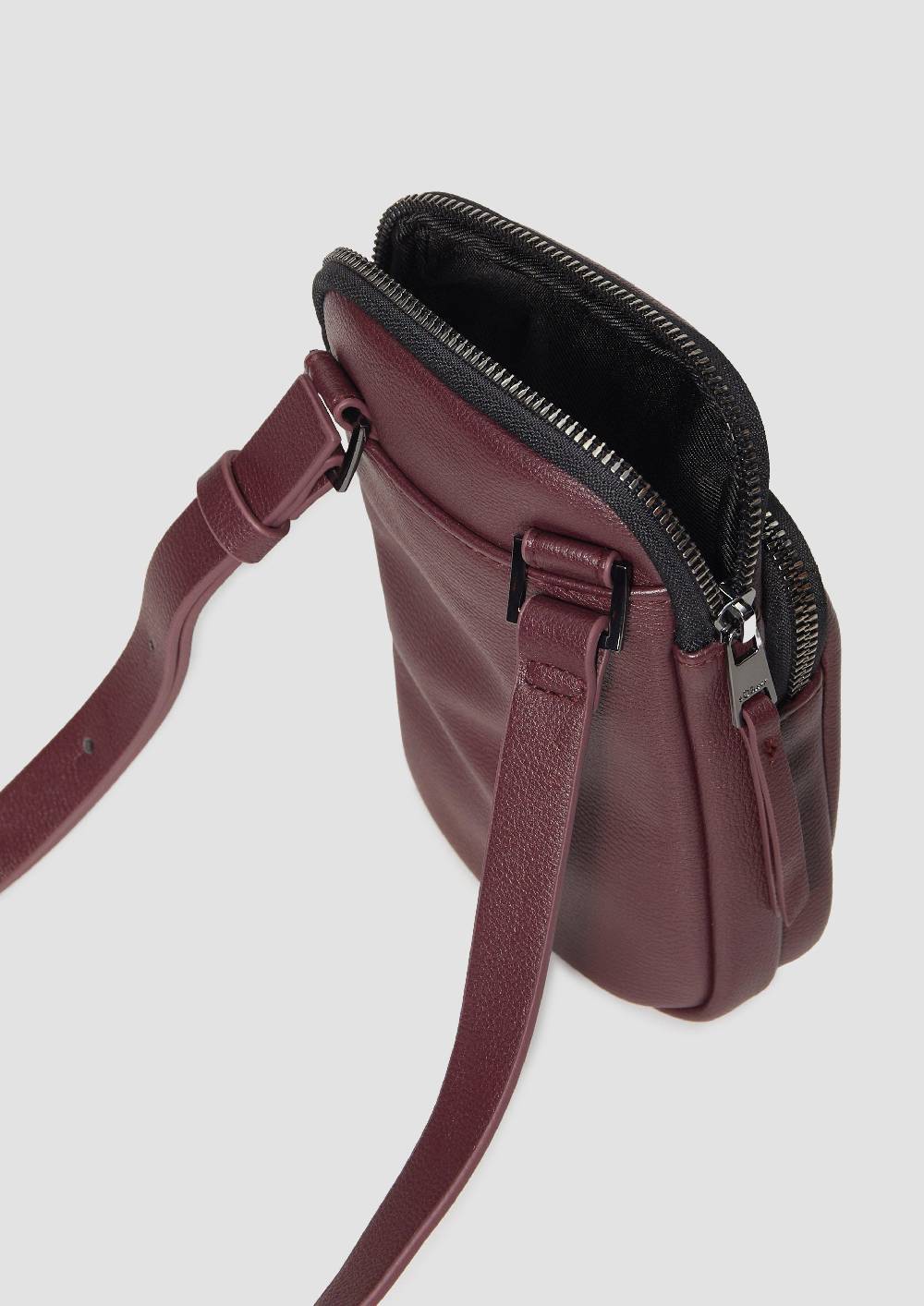 s.Oliver Handytasche in Leder-Optik Black Friday