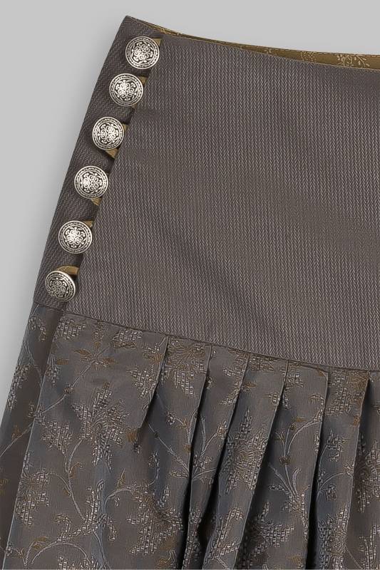 Rockmacherin Isbluma Trachterrock mit Blumenmuster auf edlem Jacquardstoff im Angebot