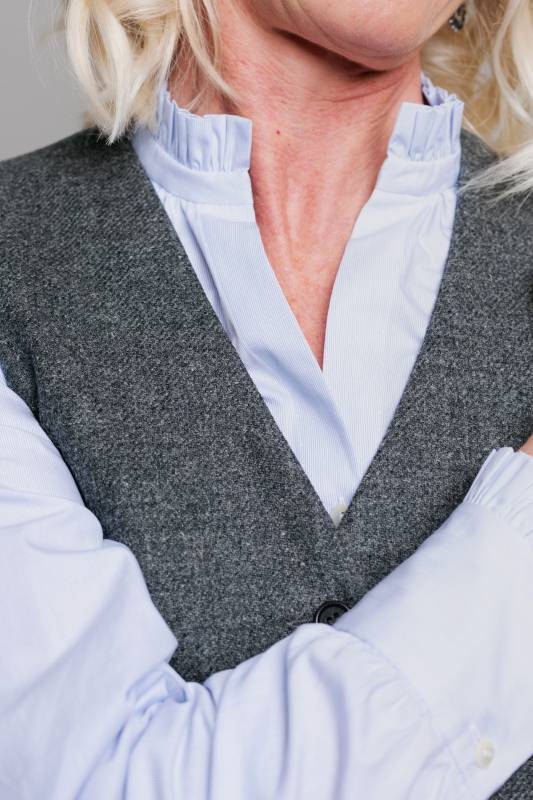 Rockmacherin Susanna Damen-Trachtenbluse mit Rüschen und modernem Ärmelschnitt Großer Ausverkauf