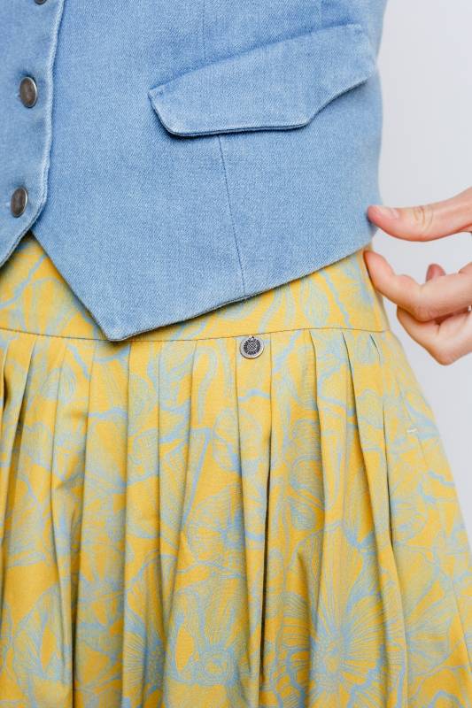 Rockmacherin Resal Damenweste aus Light Denim im klassischen Stil Wochenangebot