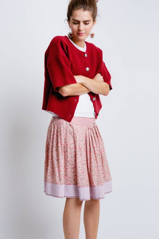 Rockmacherin Mella Strickjacke im Landhaus-Stil, mit trendig kurzem Ärmel 50% Rabatt mit kostenlosem Versand