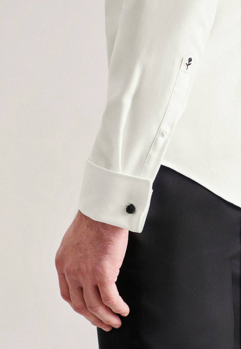 Seidensticker Bügelleichtes Twill Smokinghemd in Slim mit Kentkragen Fabrikverkauf